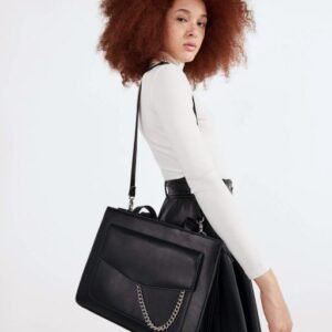 Tote bag with chain