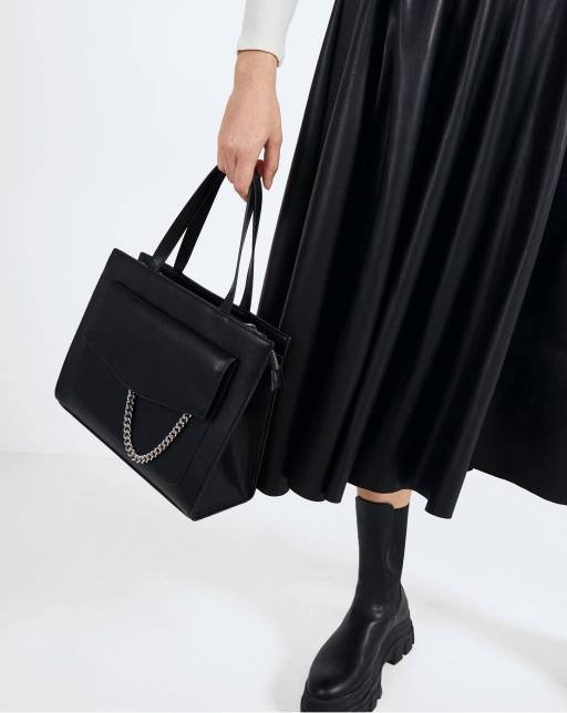 product-37-5 Tote bag with chain